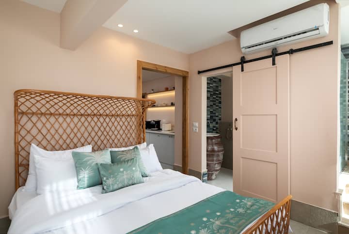 Minimal ancient Saray pyramids view — Bedroom 1 in Giza, Egypt, Egypt — photo 3
