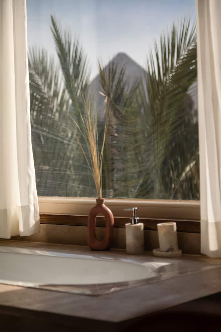 Minimal ancient Saray pyramids view — Half Bathroom 1 in Giza, Egypt, Egypt — photo 3