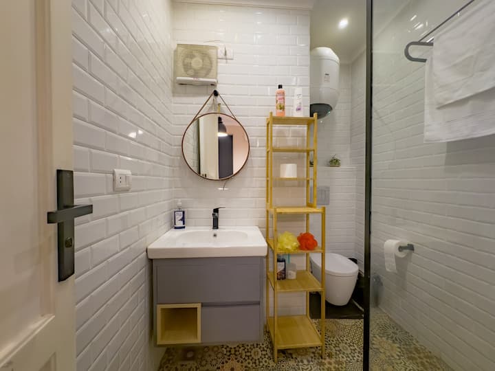 Cozy& peaceful hideout Saray with garden oasis — Full bathroom 1 in Cairo, Egypt, Egypt — photo 3