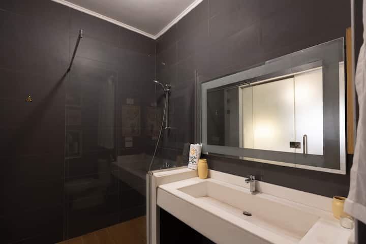 Luxury Saray El Banafseg Apartment — Full bathroom 2 in Cairo, Egypt, Egypt — photo 3