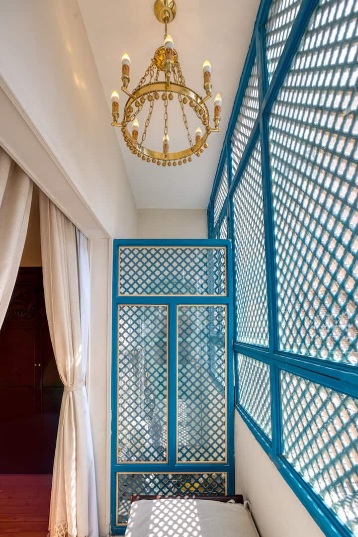 high ceiling Peacefull Saray Al-Andalus Downtown — Bedroom 1 in Cairo, Egypt, Egypt — photo 3