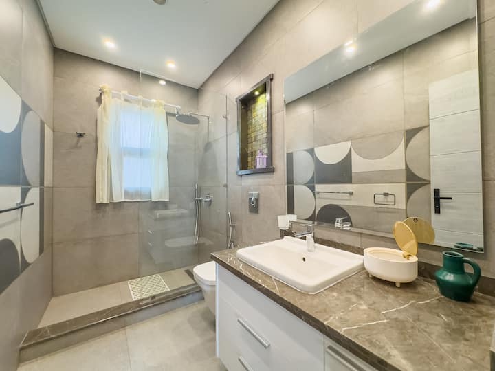 Elegant 3BR Saray Eastown Sodic | New Cairo — Full bathroom 1 in Cairo, Egypt, Egypt — photo 3