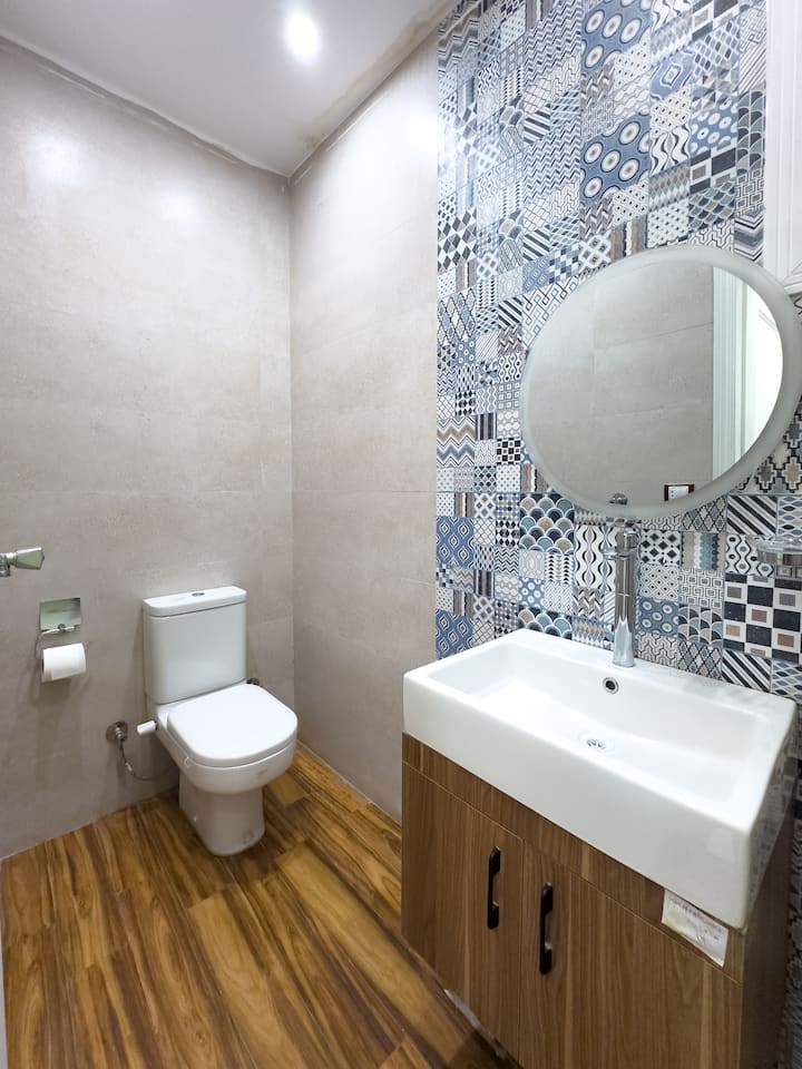 High-Ceiling Iconic Saray Walk to Tahrir & AUC — Full bathroom 2 in Cairo, Egypt, Egypt