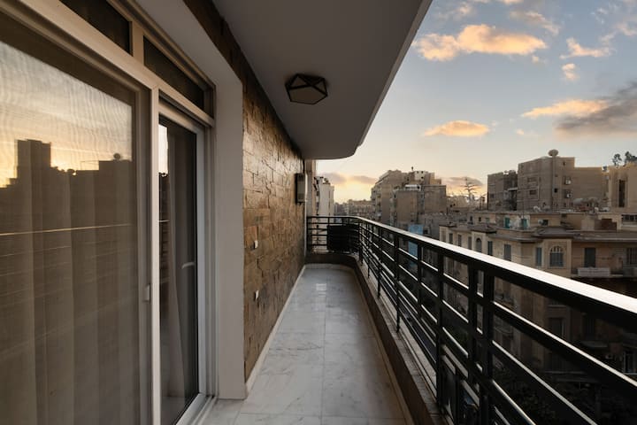 High-Ceiling Iconic Saray Walk to Tahrir & AUC — Balcony in Cairo, Egypt, Egypt — photo 2