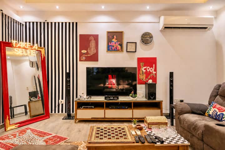 Saray 3BR Escape | Jacuzzi & Balcony | New Cairo — Living Room in Cairo, Egypt, Egypt — photo 3