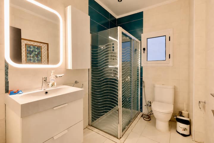 Saray 3BR Escape | Jacuzzi & Balcony | New Cairo — Full bathroom 1 in Cairo, Egypt, Egypt