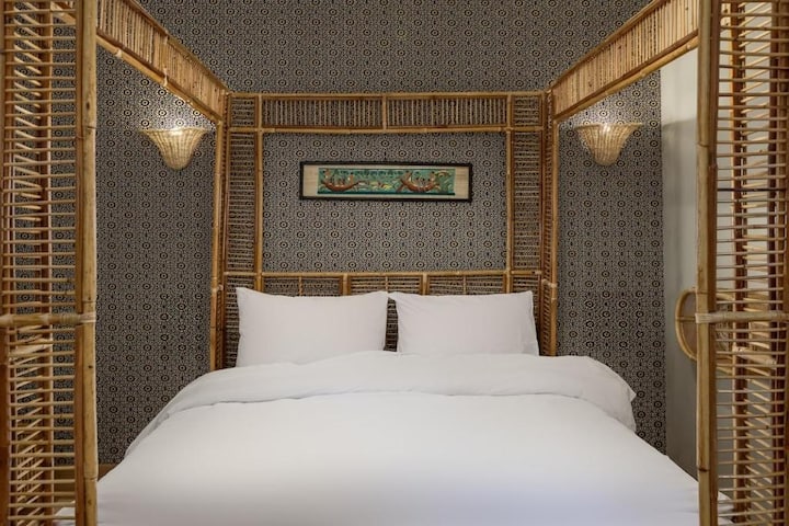 Wake Up to Pyramids & Museum Views | 3BR 3BASaray — Bedroom 3 in Giza, Egypt, Egypt