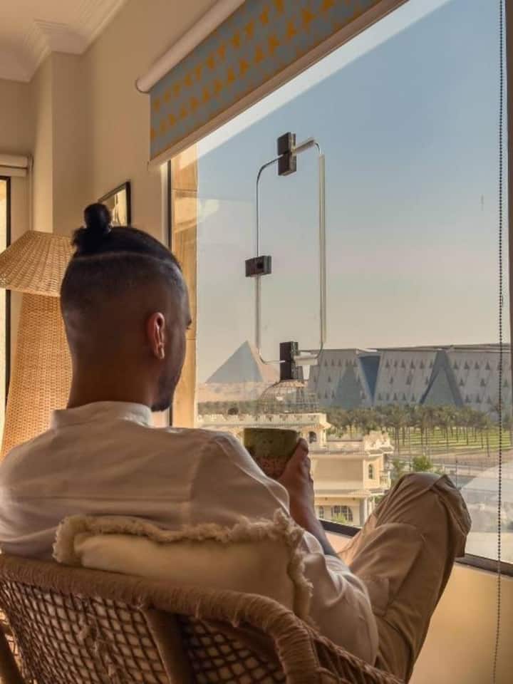 Wake Up to Pyramids & Museum Views | 3BR 3BASaray — Balcony in Giza, Egypt, Egypt — photo 2