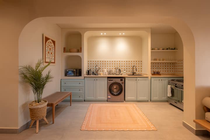 Pyramids & GEM View | 2BR | Self Check-in — Full Kitchen in Giza, Egypt, Egypt
