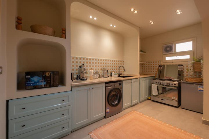 Pyramids & GEM View | 2BR | Self Check-in — Full Kitchen in Giza, Egypt, Egypt — photo 2