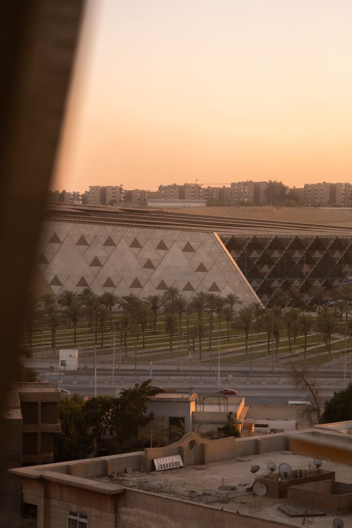 Pyramids & GEM View | 2BR | Self Check-in — Balcony in Giza, Egypt, Egypt — photo 2