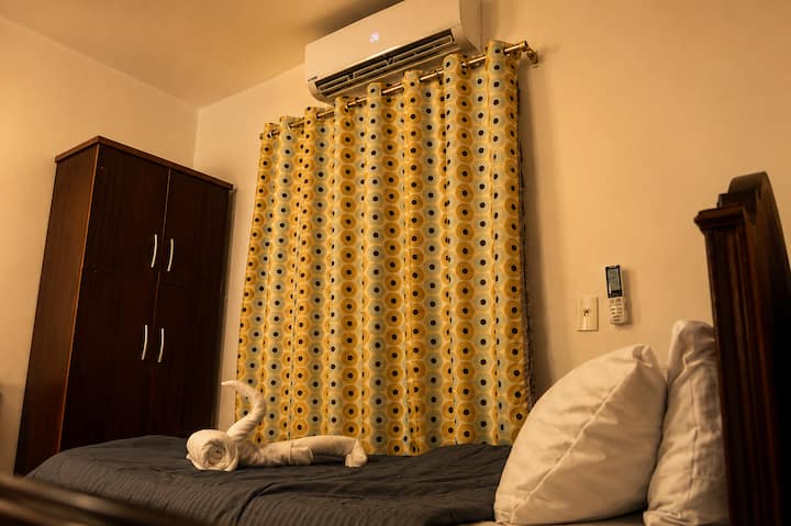 Cairo 2BR Nile View | Family Apt, TV, 5 Guests — Bedroom 2 in Cairo, Egypt, Egypt — photo 3