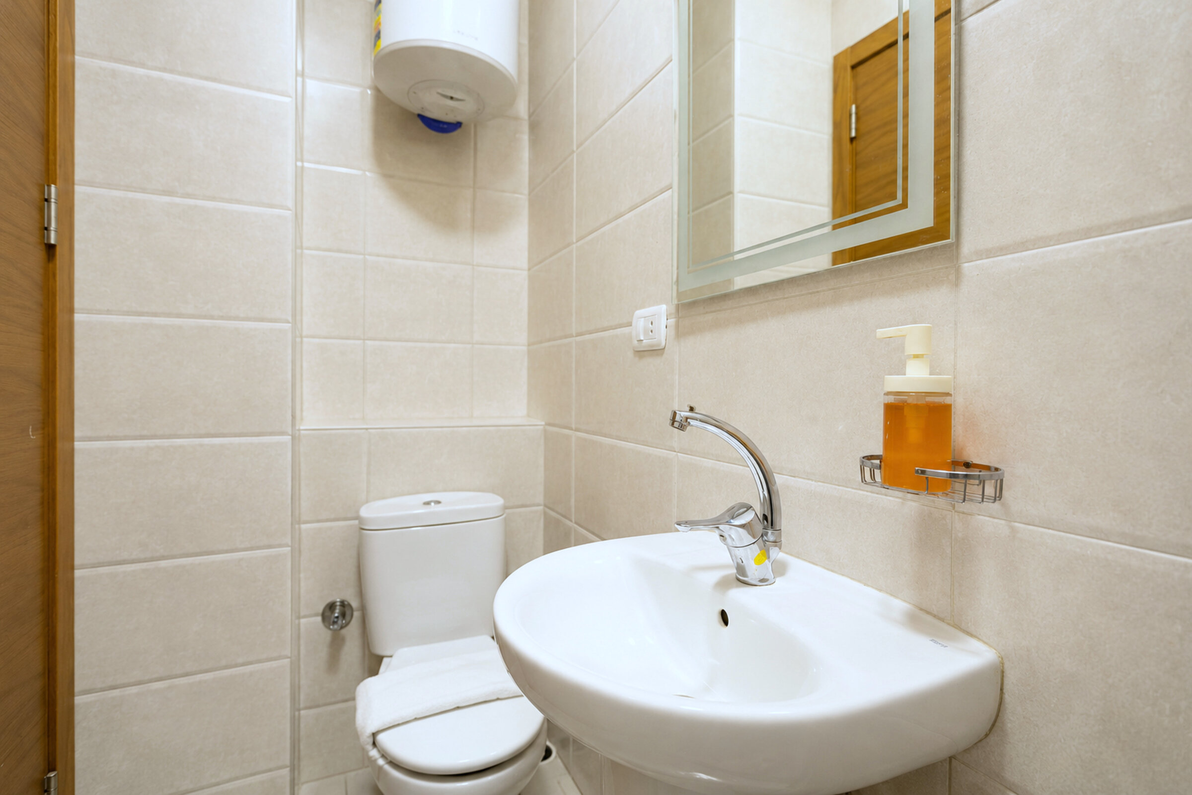 Travelholic Compact Queen Studio near AUC | AUC 202 — Full bathroom 1 in Travelholic AUC Residence. Unit 202., Egypt — photo 2