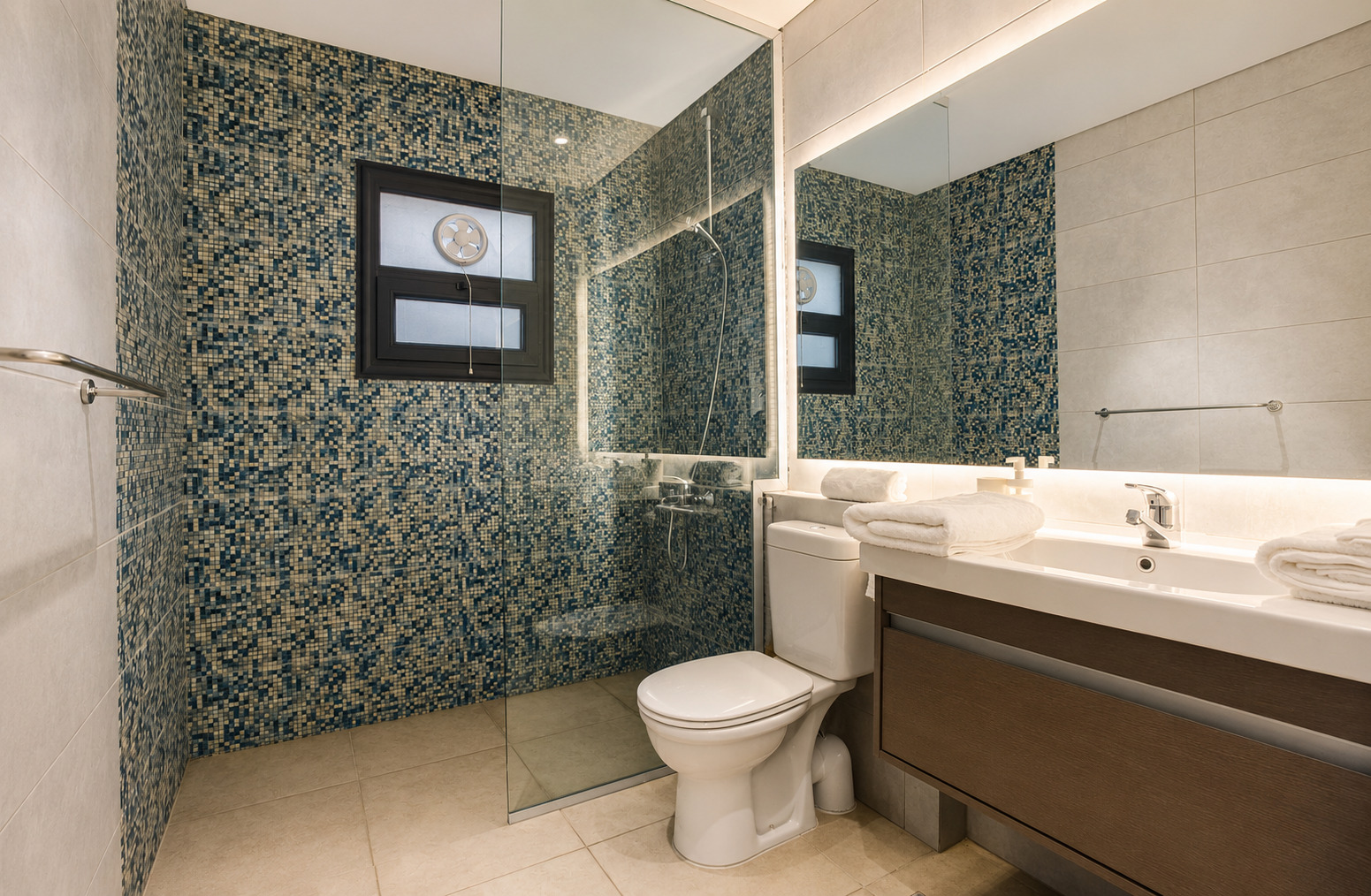 Travelholic Standard 1BR Apartment near CFC | South Academy 303 — Full bathroom 1 in Travelholic New Cairo Residence. Unit 303., Egypt