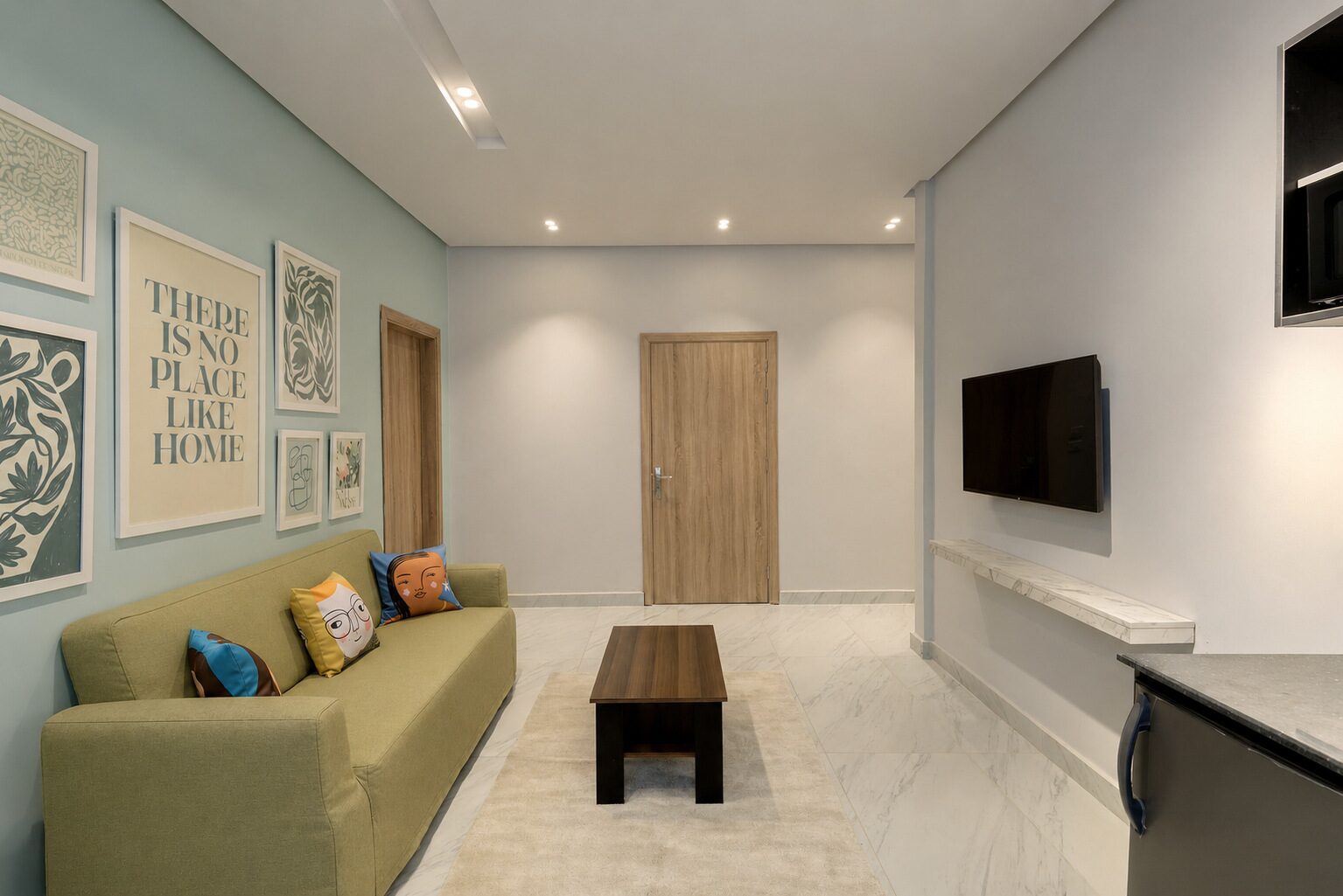 Travelholic Greenish 1BR Apartment | 90 Residence 301 — Living Room in Travelholic 90st Residence. Unit 301., Egypt — photo 2