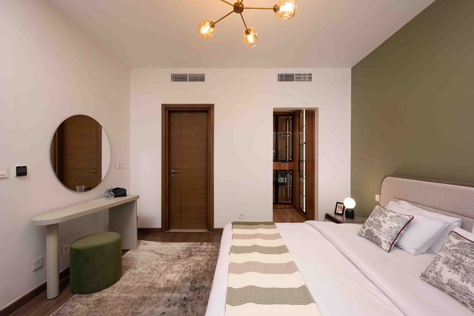 Premium 2BR Apartment – Garden View – CFC — Bedroom 1 in Aura, Cairo Festival City, Egypt — photo 2