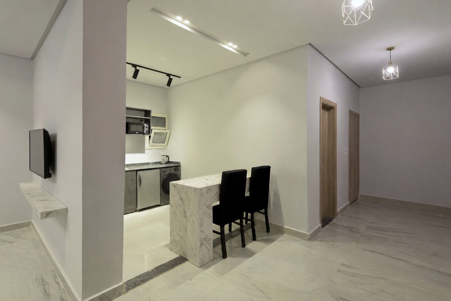 Travelholic Blue & White 2BR Apartment | 90 Residence 206 — Full Kitchen in Travelholic 90st Residence. Unit 206., Egypt — photo 2