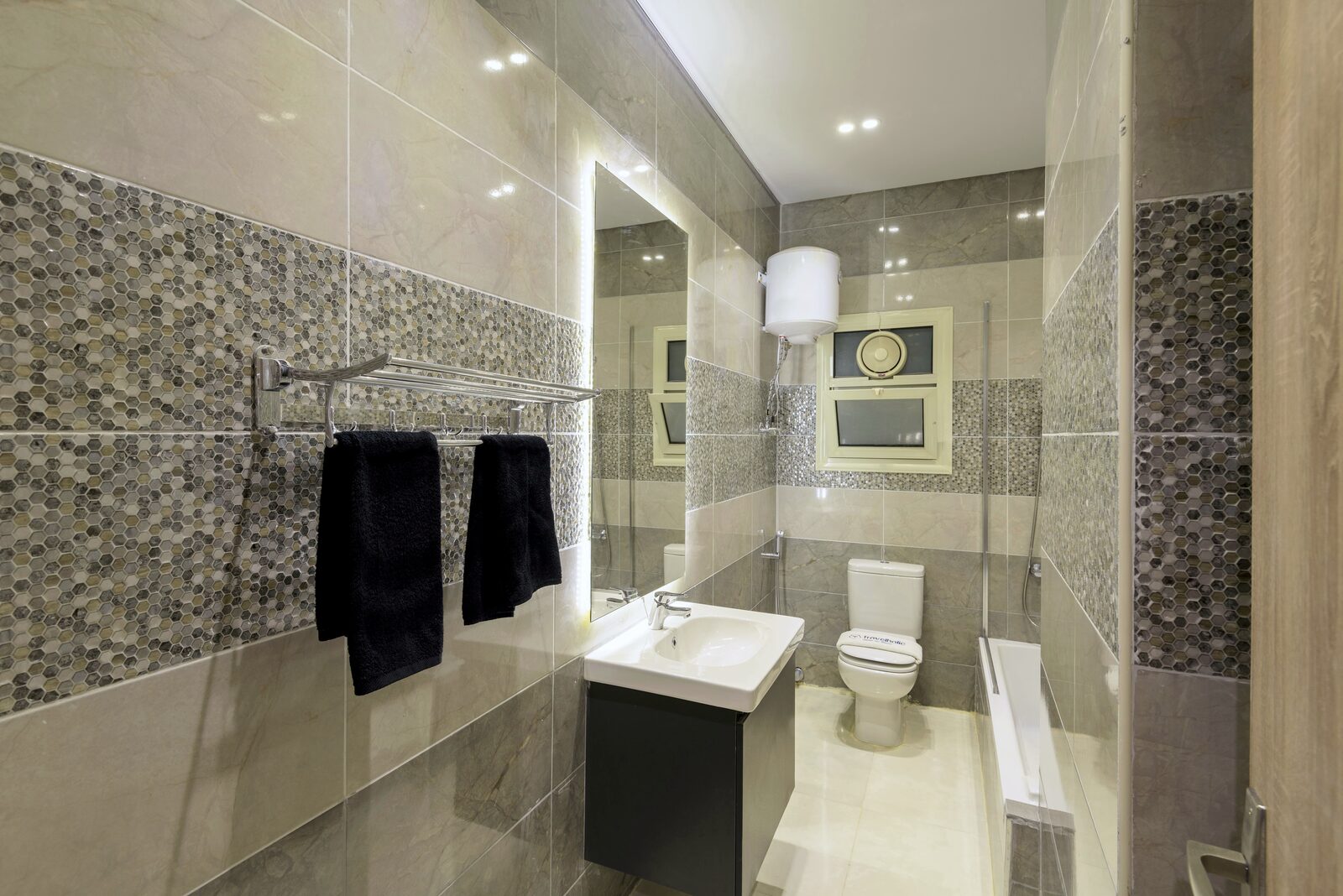 Travelholic Blue & White 2BR Apartment | 90 Residence 206 — Full bathroom 2 in Travelholic 90st Residence. Unit 206., Egypt