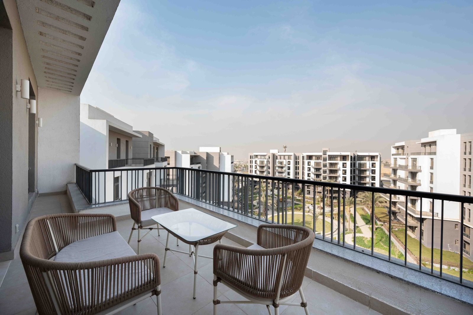 Vibrant 2BR Apartment – Garden View – CFC — Balcony in Aura, Cairo Festival City, Egypt — photo 2