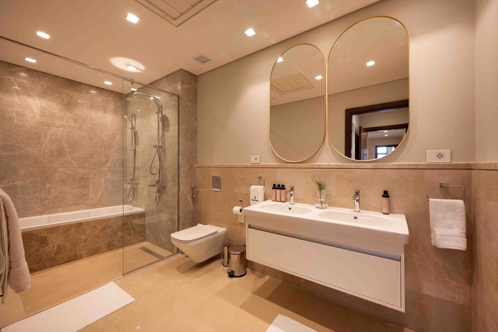 Charming 4BR Apartment – City View – Aeon Towers — Full bathroom 2 in Aeon Towers, Sheikh Zayed, Egypt