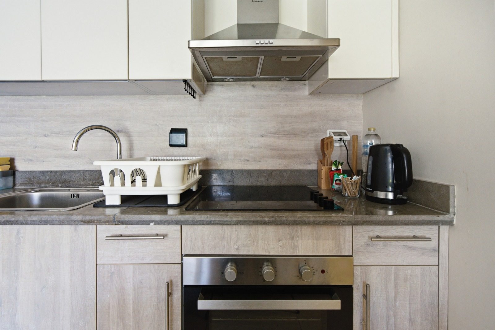 Mangroovy 2BR Apartment – Pool View – El Gouna — Full Kitchen in Mangroovy, El Gouna, Egypt — photo 2