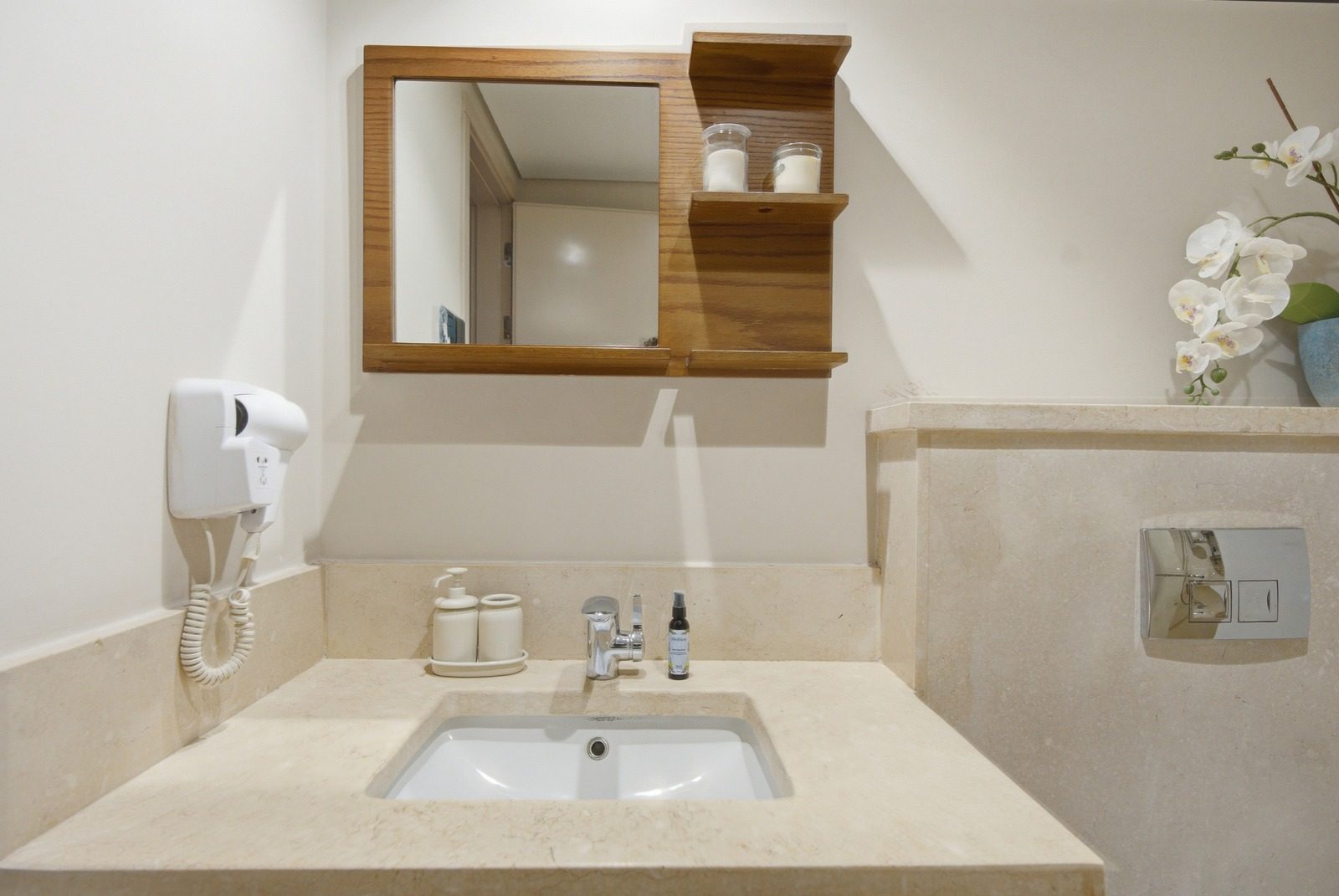 Mangroovy 2BR Apartment – Pool View – El Gouna — Full bathroom 2 in Mangroovy, El Gouna, Egypt — photo 3