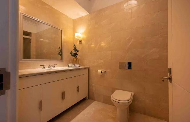 2BR Nile View At St.Regis — Full bathroom 1 in The St. Regis, Corniche El Nil, Egypt