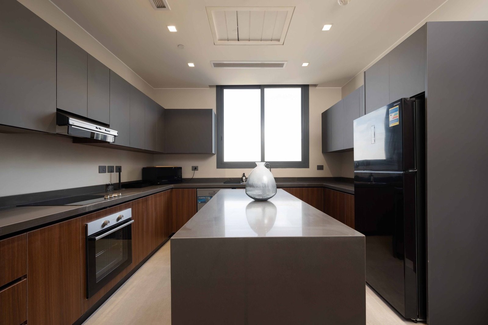 Bright 4BR Apartment – City View – Aeon Towers — Full Kitchen in Aeon Towers, Sheikh Zayed, Egypt — photo 2