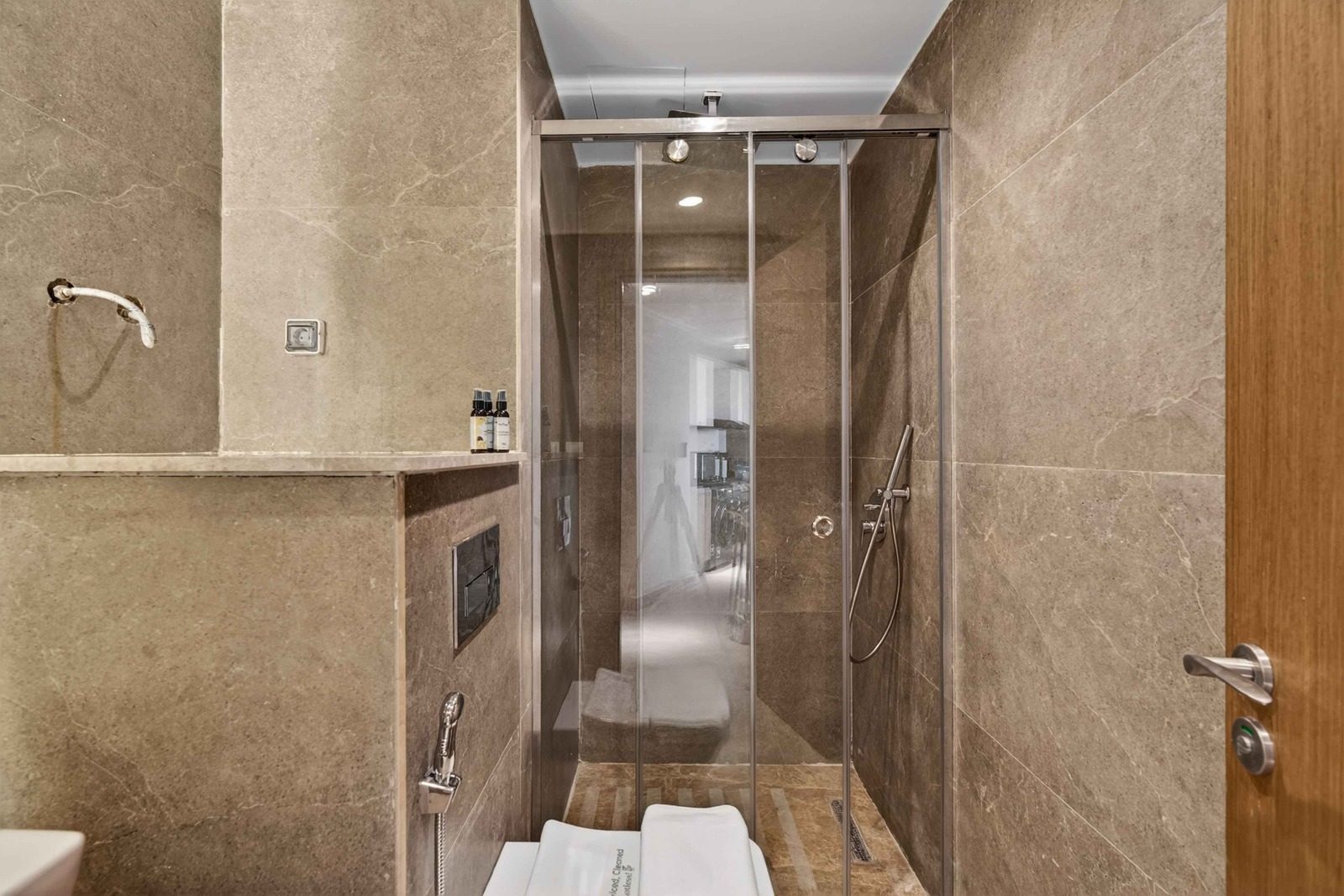 Sophisticated Studio – Sheikh Zayed – ZED Towers — Full bathroom 1 in ZED Towers, Sheikh Zayed, Egypt — photo 2