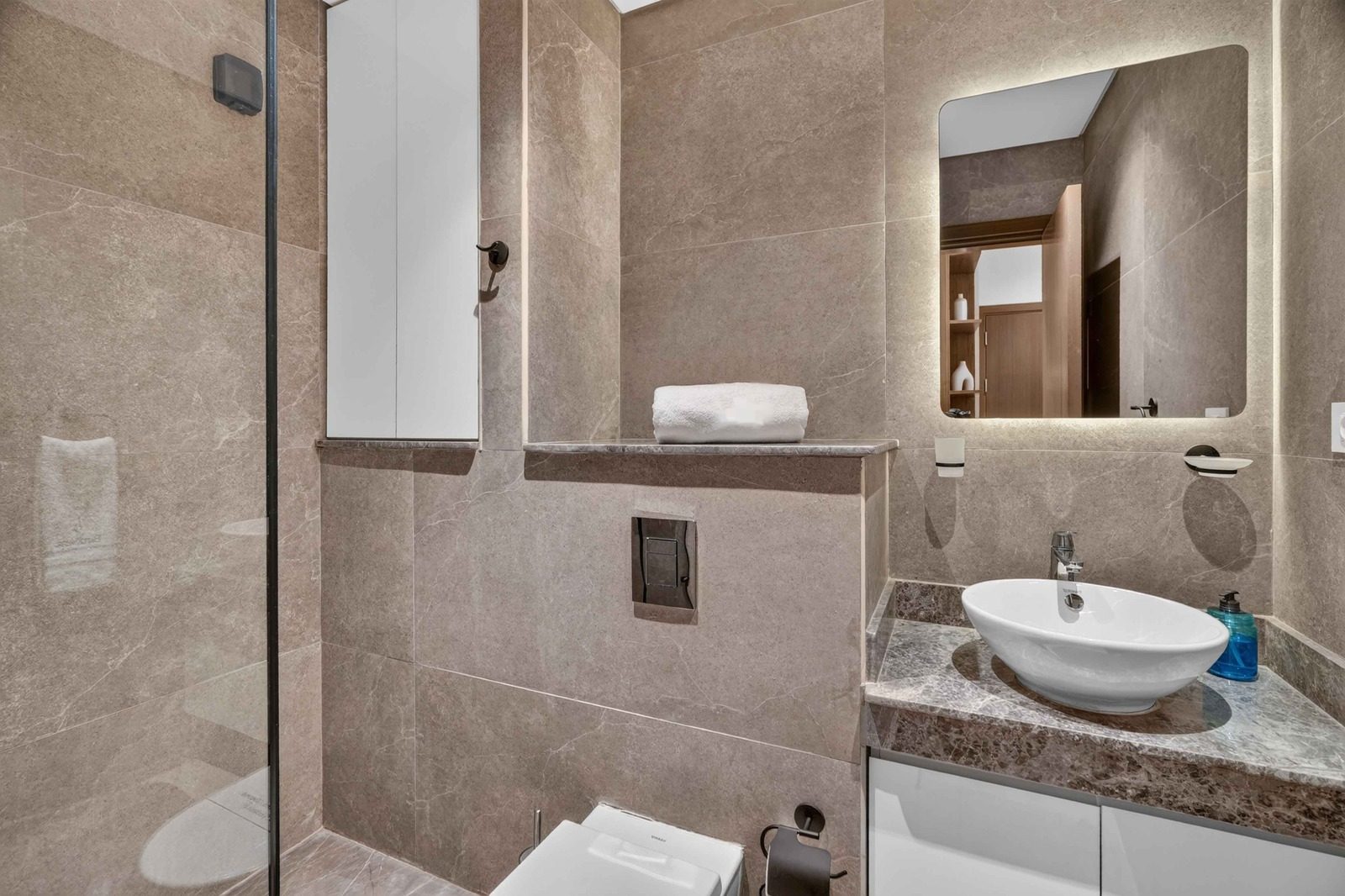 Modern 2BR Apartment – Park View – ZED Towers — Full bathroom 2 in ZED Towers, Sheikh Zayed, Egypt
