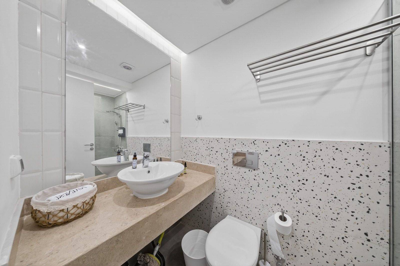 Elegant 2BR Apartment – Pool View – El Gouna — Full bathroom 1 in Maraya, El Gouna, Egypt