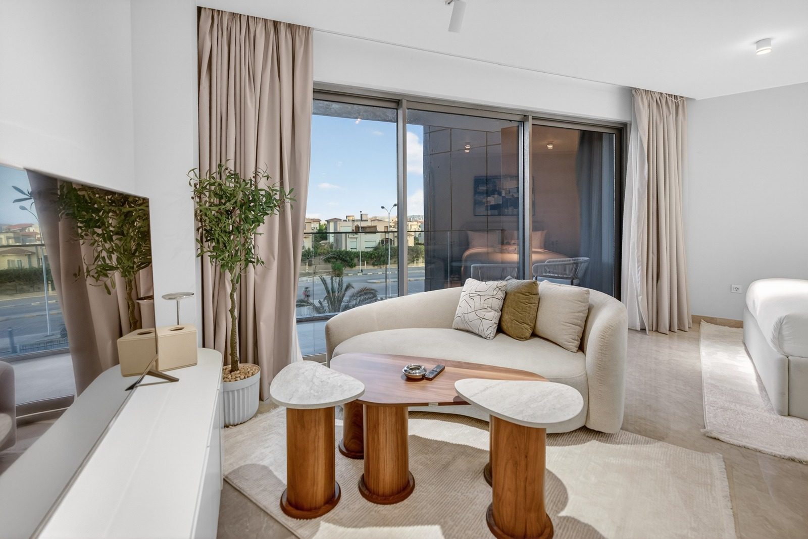 Warm Studio – Sheikh Zayed – ZED Towers — Living Room in ZED Towers, Sheikh Zayed, Egypt