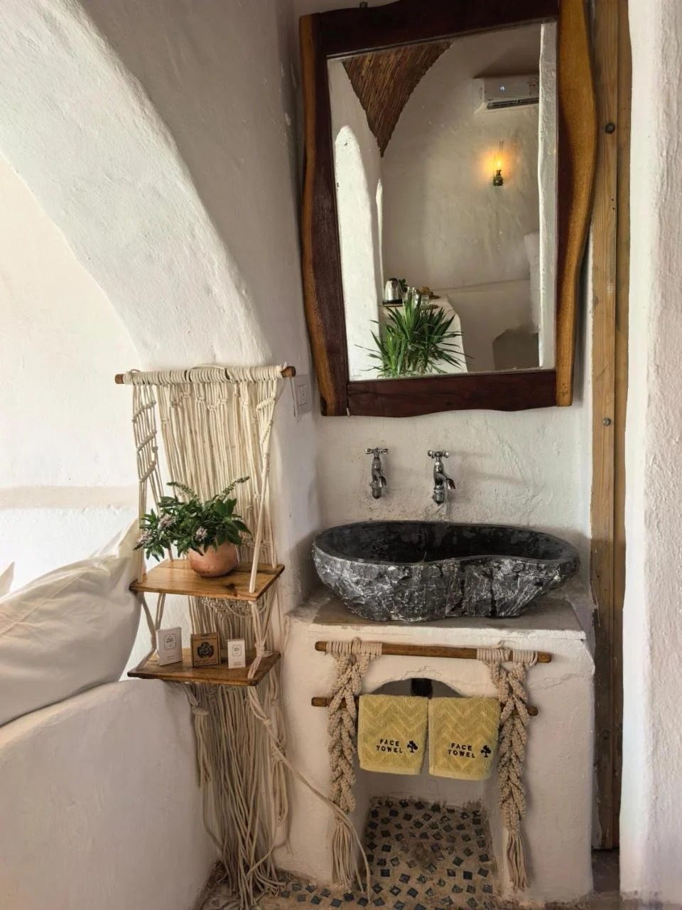 Family Room – Nile View – Nubian Guesthouse, Aswan — Full bathroom 1 in Nubian village on the West Bank of the Nile, Aswan, Egypt