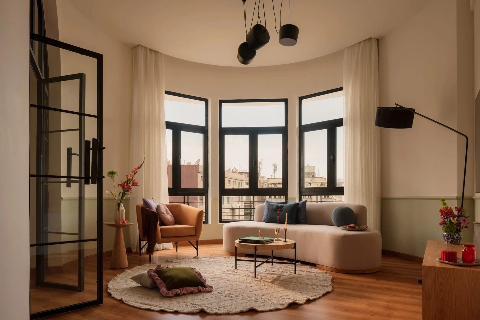 1BR Suite – City View – Tahrir, Downtown Cairo — Living Room in Qasr El Nil St, Downtown Cairo — next to Tahrir Square, Egypt — photo 2
