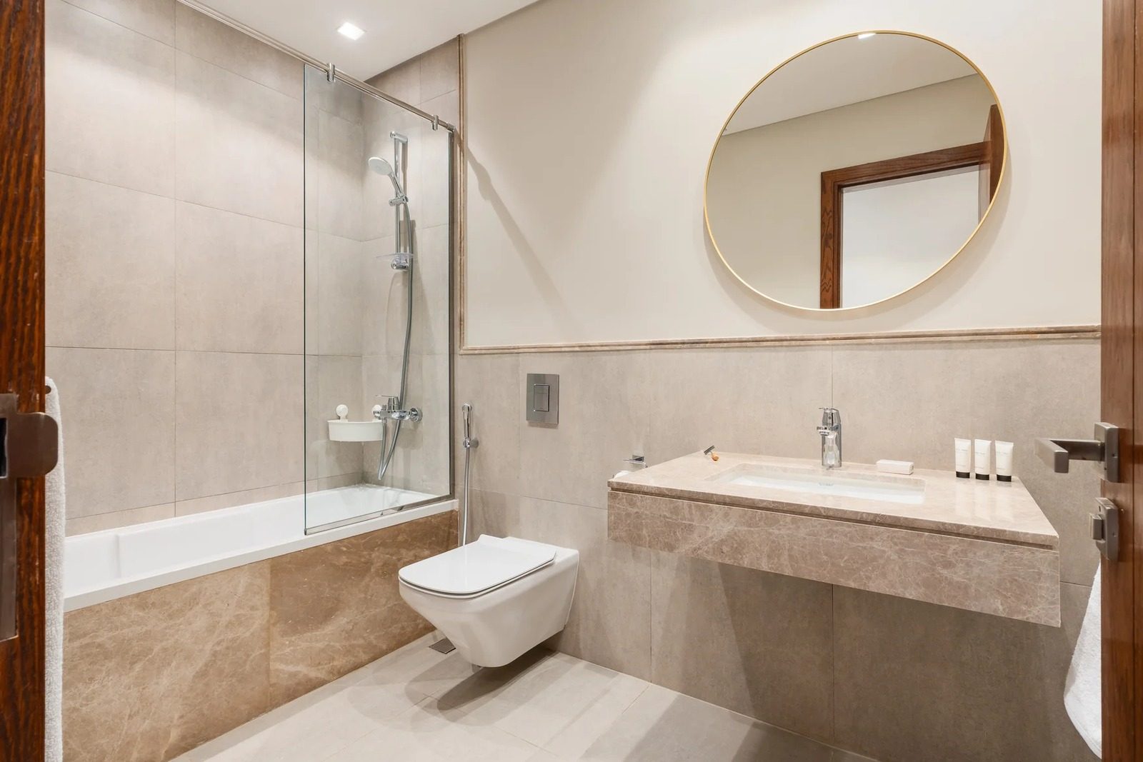 Elegant 2BR Apartment with Kitchen – Aeon Towers, Sheikh Zayed — Full bathroom 1 in Aeon Towers, Sheikh Zayed City, Egypt