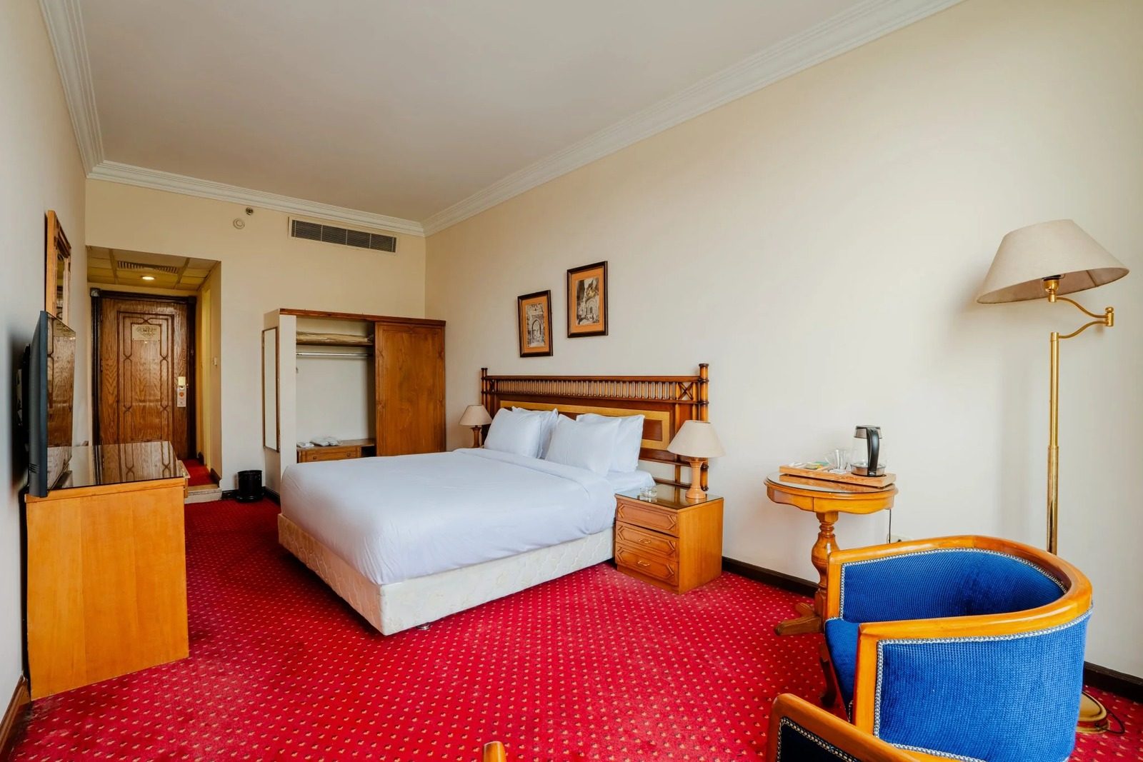 Standard King Room – Nile View – Nile-side Hotel, Zamalek — Bedroom 1 in Nile side of Zamalek, Cairo, Egypt — photo 3