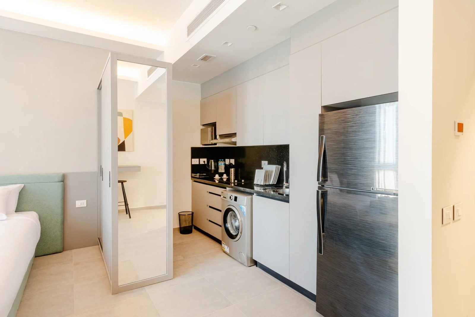 Elegant Studio with Kitchen – Aeon Towers, Sheikh Zayed — Full Kitchen in Aeon Towers, Sheikh Zayed City, Egypt