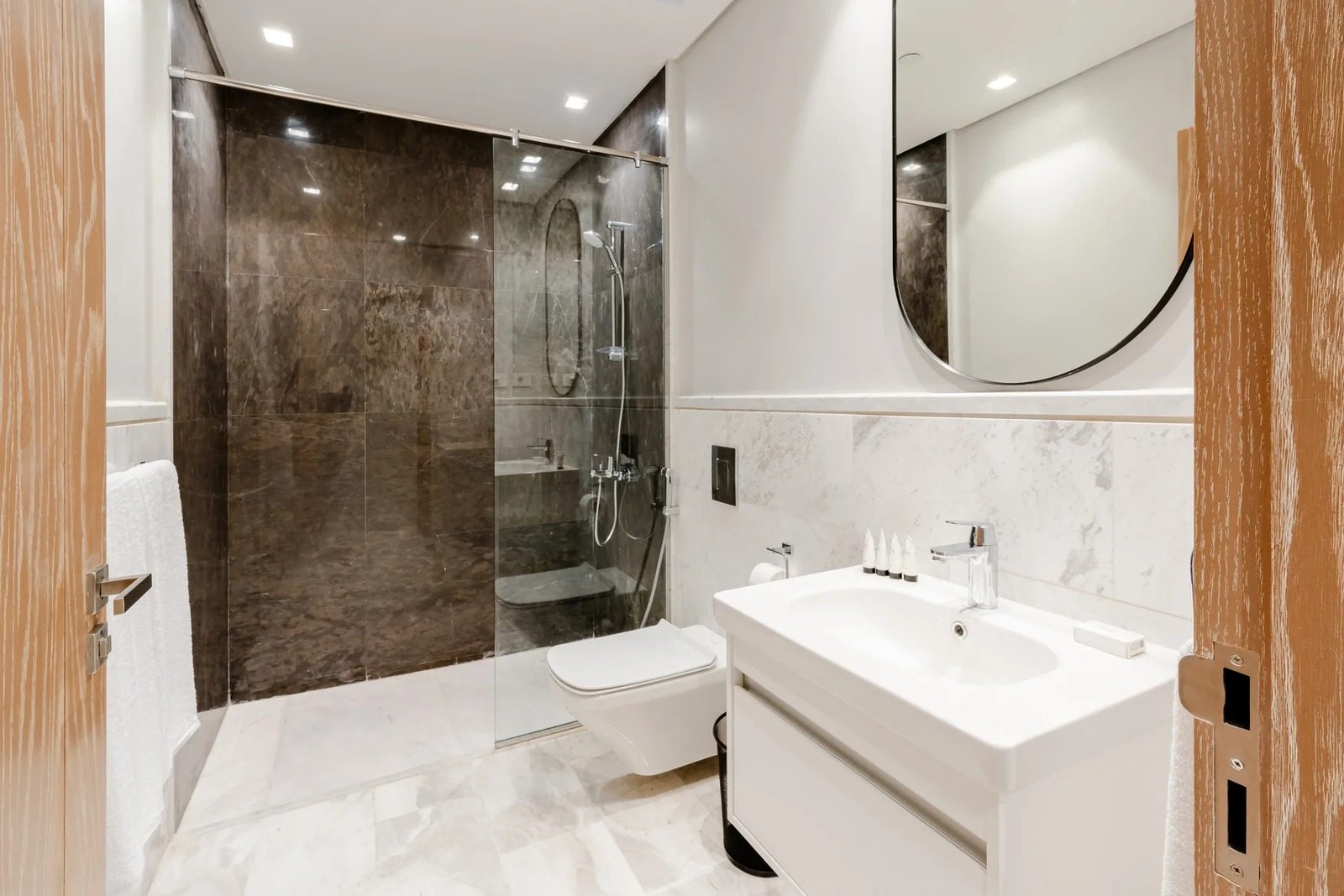 Elegant Studio with Kitchen – Aeon Towers, Sheikh Zayed — Full bathroom 1 in Aeon Towers, Sheikh Zayed City, Egypt