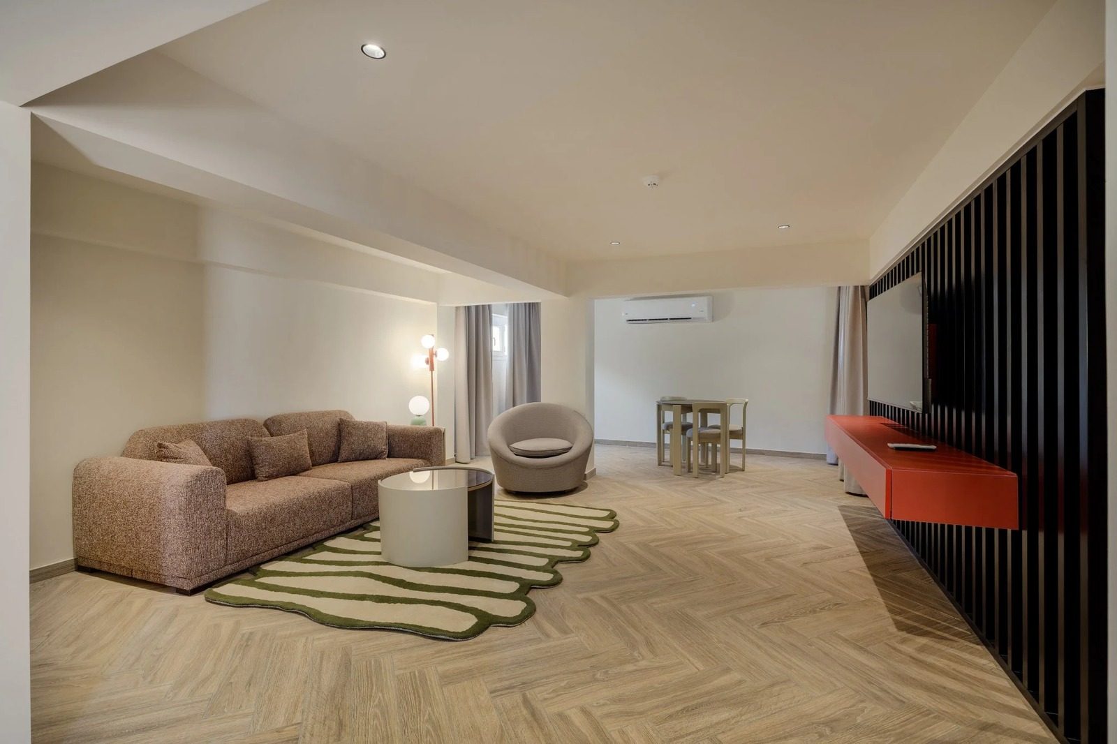 Deluxe 1BR Suite – Giza — Living Room in Near Orman Botanical Garden & Giza Zoo, off Nile St, Giza, Egypt — photo 3