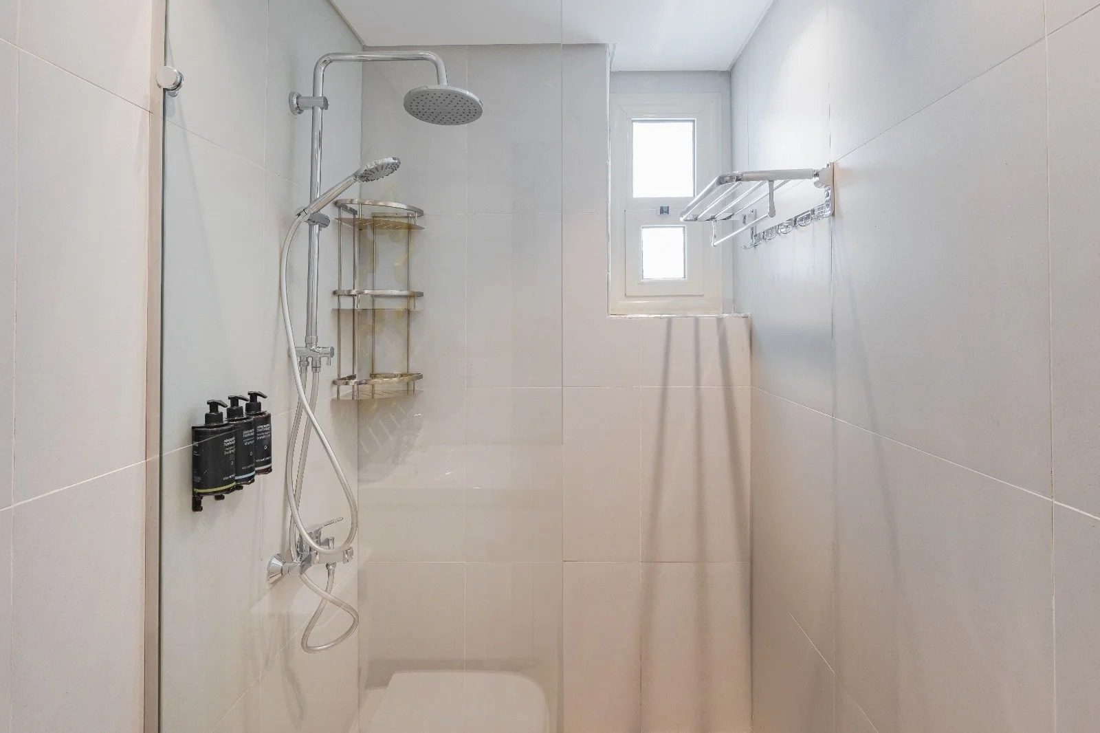 Queen Studio – Zamalek — Full bathroom 1 in Zamalek, Cairo, Egypt — photo 2