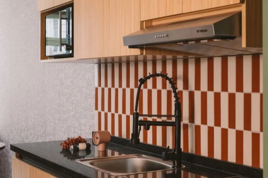 Executive Studio with Sofa – Downtown Cairo — Full Kitchen in Downtown Cairo, near Adly St and Talaat Harb Square, Egypt