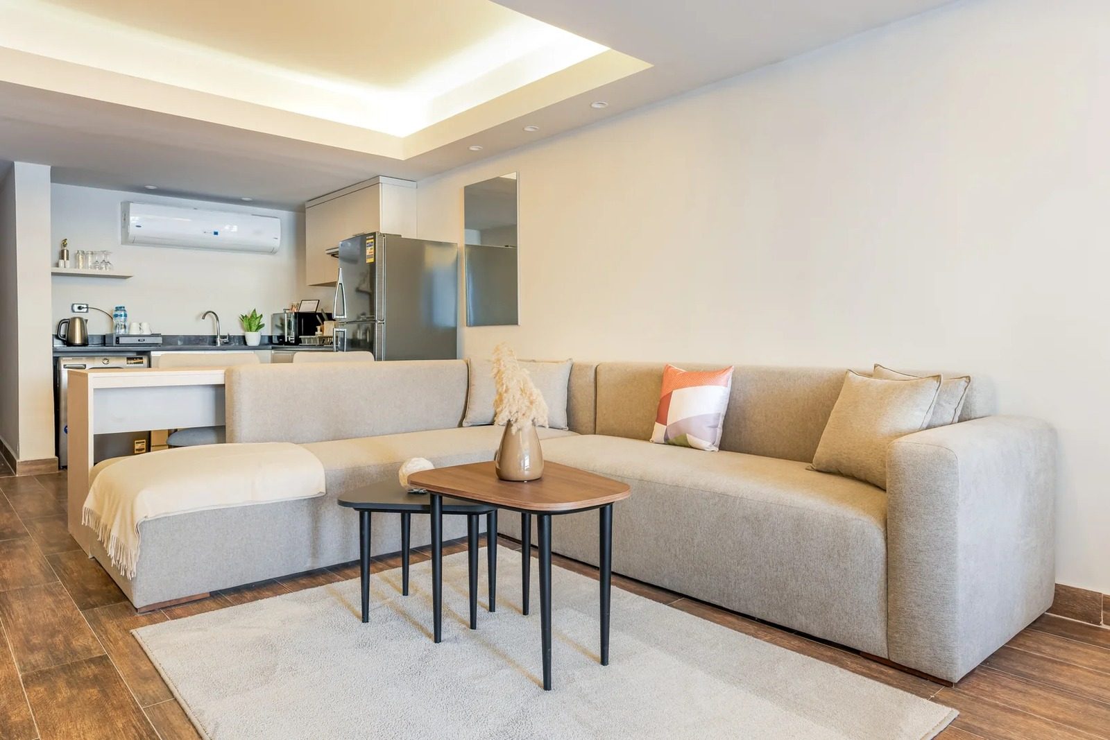 Bright Studio – City View – Giza — Living Room in Giza Nile side, near Orman Botanical Garden & Cairo University, Egypt — photo 2