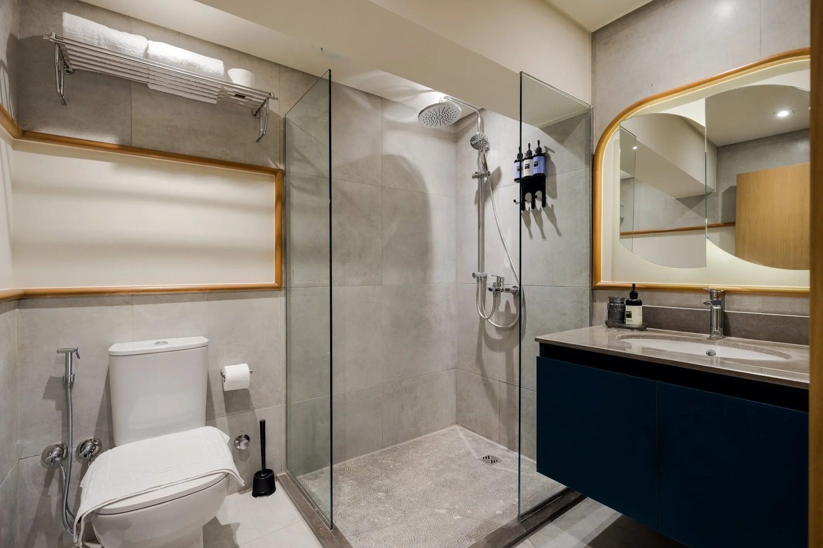 Studio with Sofa – Giza — Full bathroom 1 in Near Orman Botanical Garden & Giza Zoo, off Nile St, Giza, Egypt