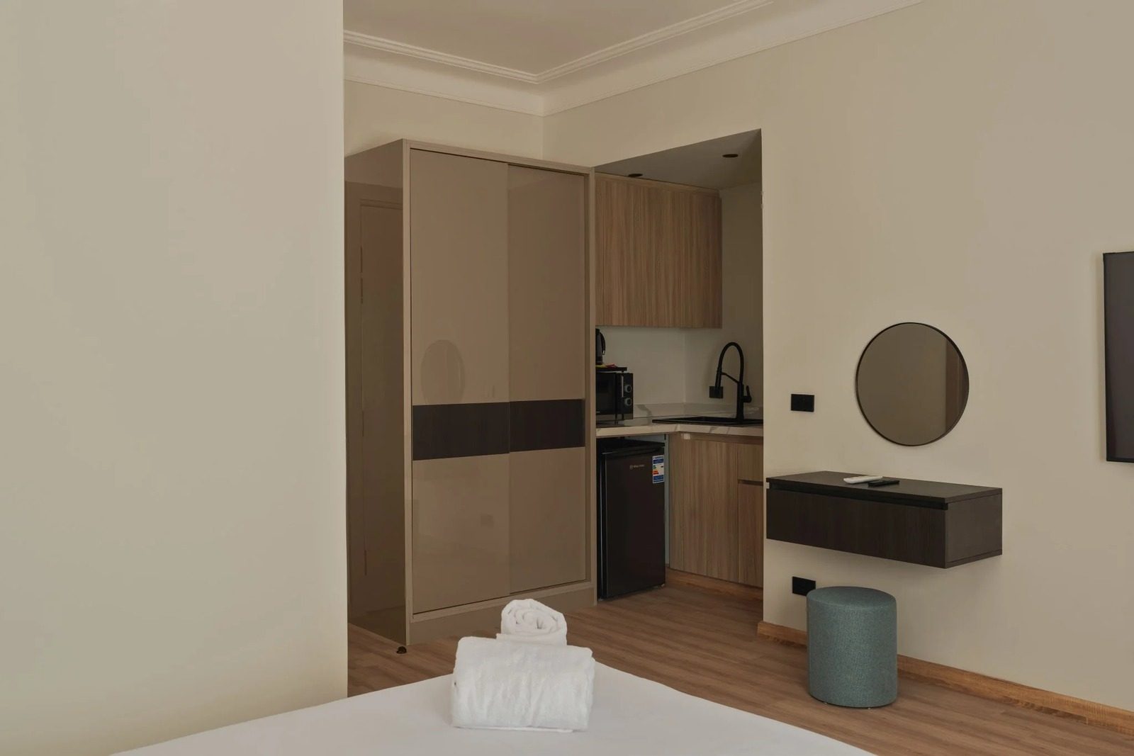 Studio with Kitchenette – Zamalek — Living Room in Zamalek, next to the Lebanese Embassy, Egypt — photo 2