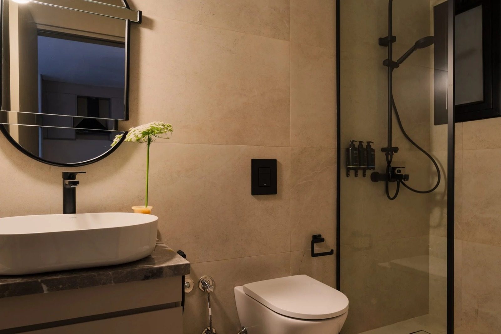 Modern 1BR Apartment – City View – Zamalek — Full bathroom 1 in Zamalek diplomatic area, near the Cairo Marriott Hotel, Egypt