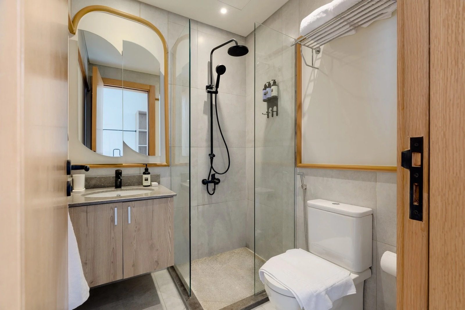 Superior Studio – City View – Giza — Full bathroom 1 in Near Orman Botanical Garden & Giza Zoo, off Nile St, Giza, Egypt