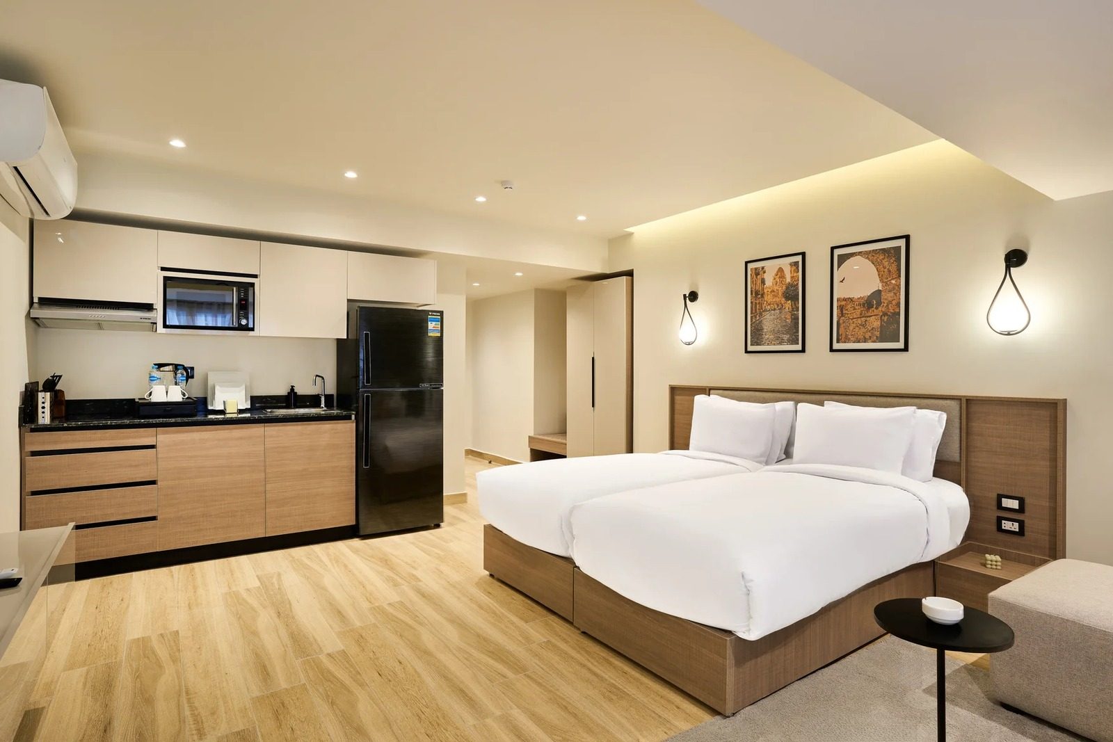 Bright High-Floor Studio – City View – Giza — Full Kitchen in Giza Nile side, near Orman Botanical Garden & Cairo University, Egypt