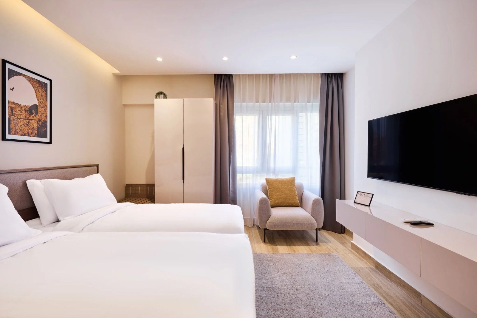 Elegant High-Floor Studio – City View – Giza — Bedroom 1 in Giza Nile side, near Orman Botanical Garden & Cairo University, Egypt
