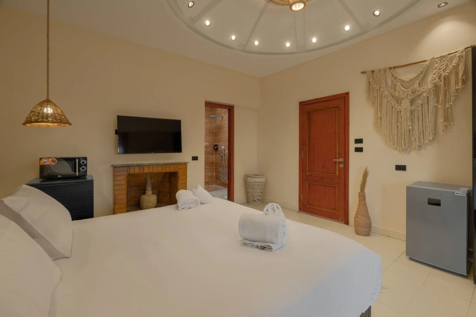 Superior Studio with Balcony – Zamalek — Bedroom 1 in Zamalek, Cairo, Egypt — photo 3