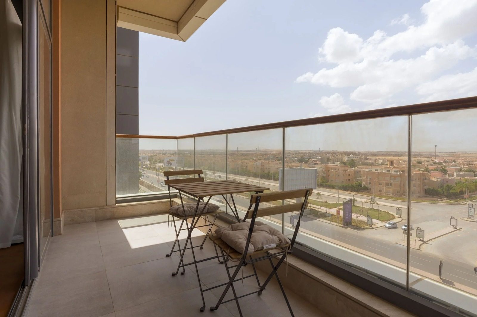 Modern 1BR Apartment with Balcony – Aeon Towers, Sheikh Zayed — Balcony in Aeon Towers, Sheikh Zayed City, Egypt — photo 2